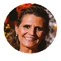 Angela Wolf